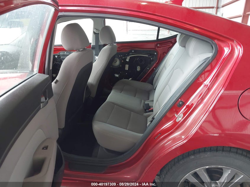 VIN 5NPD84LF7JH243049 2018 HYUNDAI ELANTRA SEL