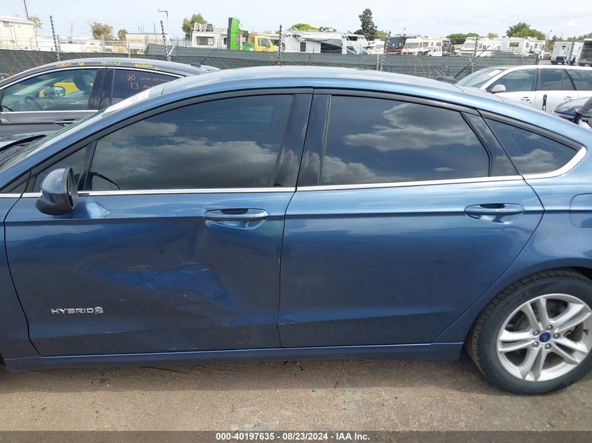 VIN 3FA6P0LU3JR233155 2018 FORD FUSION HYBRID SE