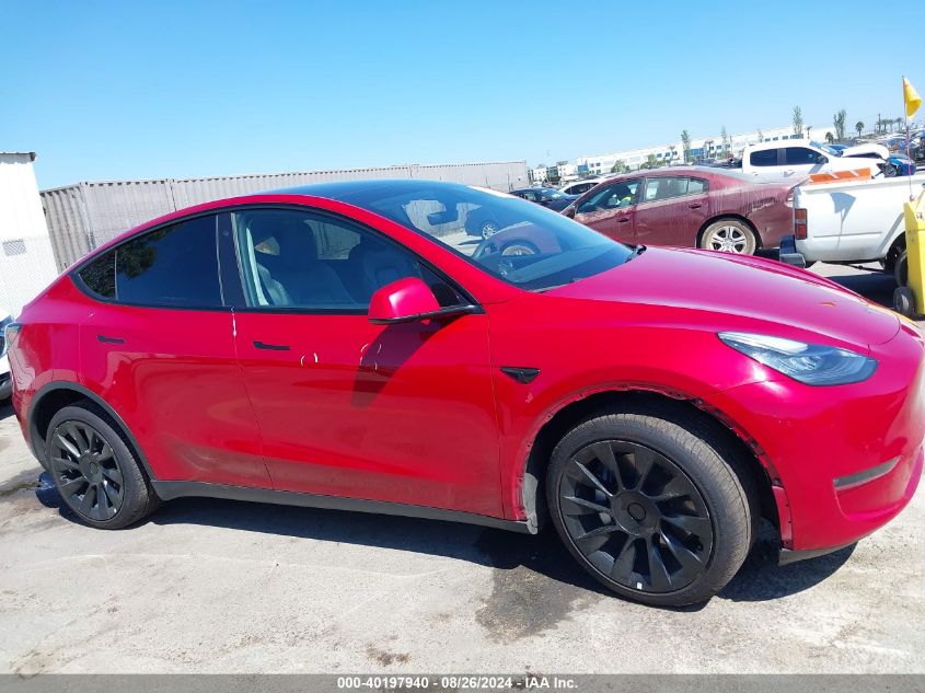 2022 Tesla Model Y Long Range Dual Motor All-Wheel Drive VIN: 7SAYGDEE9NF386813 Lot: 40197940