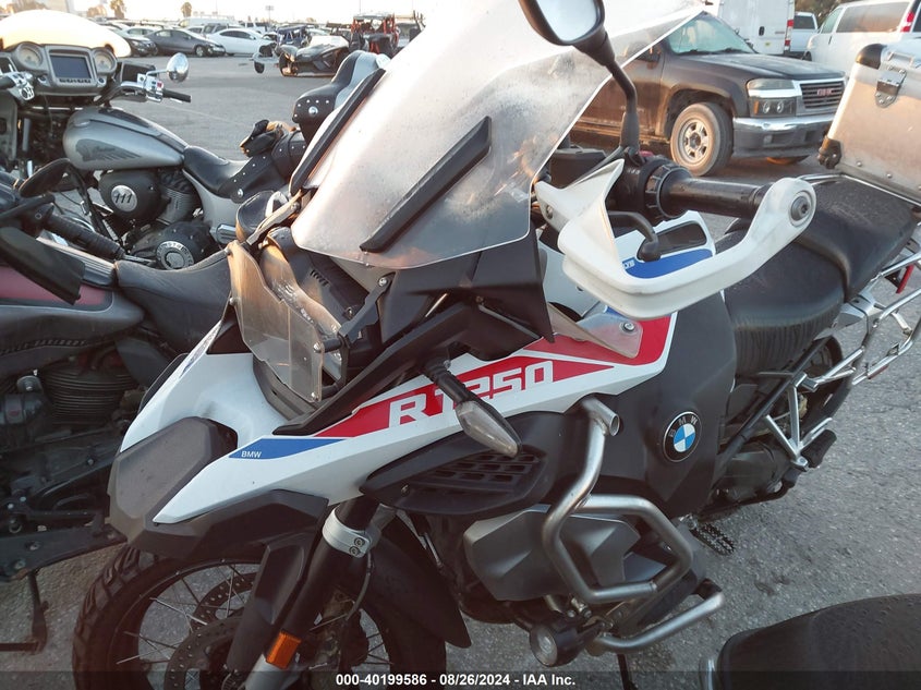 VIN WB10M1305N6F14176 2022 BMW R 1250 GS ADVENTURE