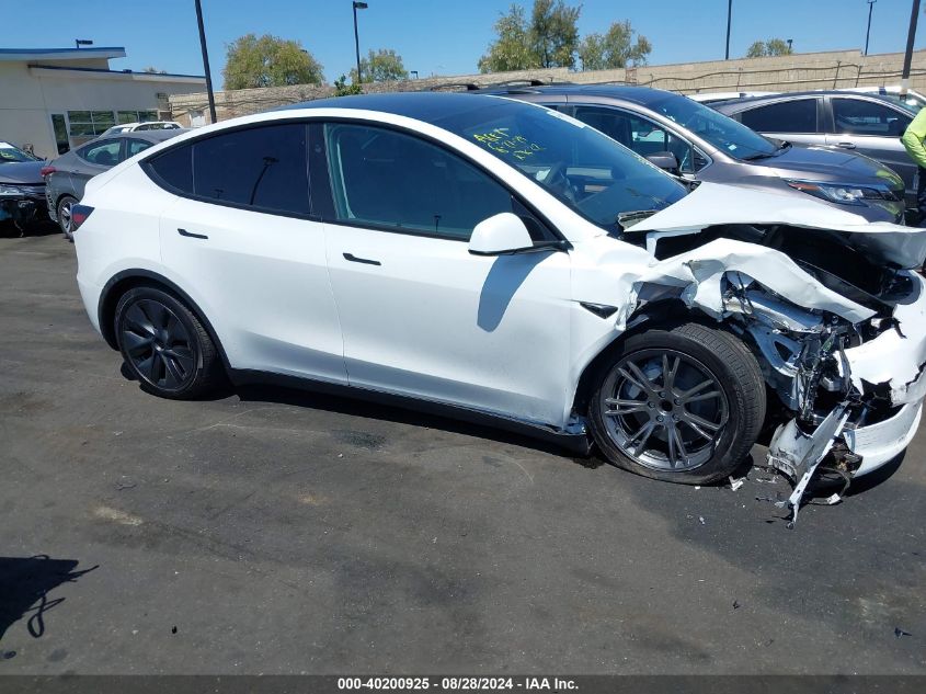 2024 Tesla Model Y Long Range Dual Motor All-Wheel Drive/Rwd VIN: 7SAYGDED0RF163654 Lot: 40200925