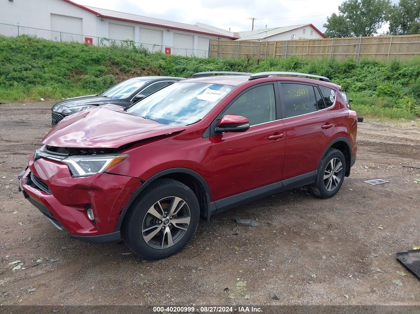 2018 TOYOTA RAV4 XLE - JTMRFREV7JD251316