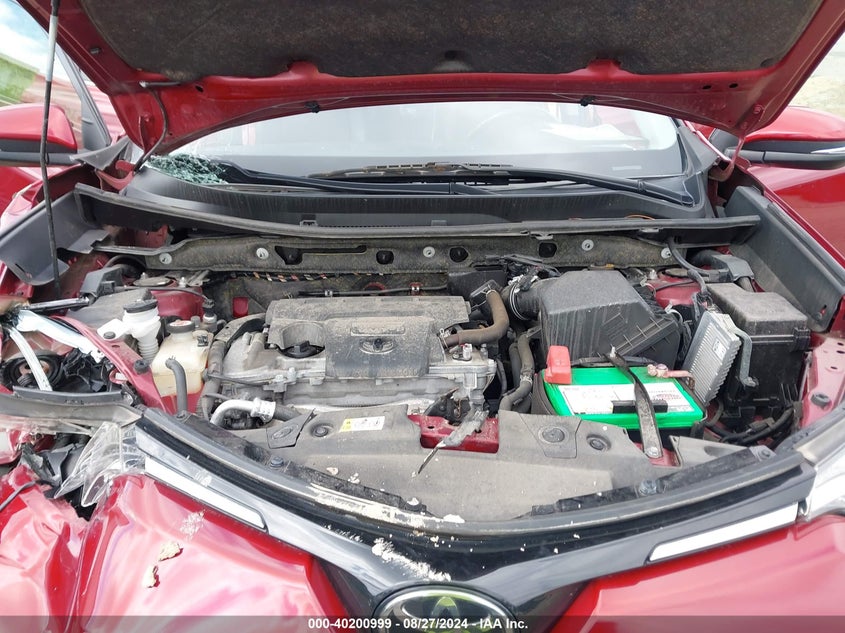 2018 TOYOTA RAV4 XLE - JTMRFREV7JD251316