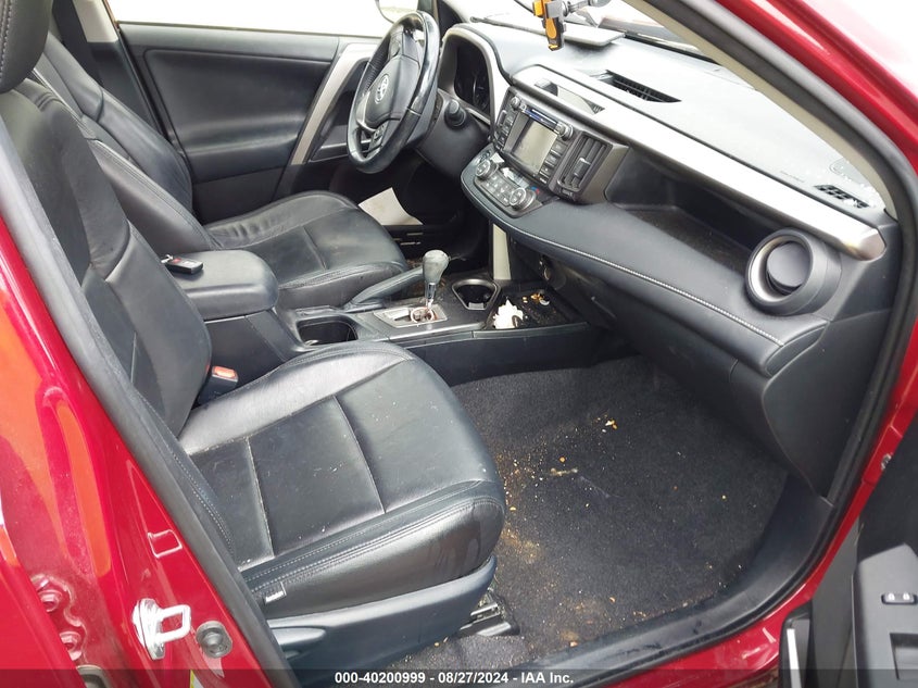 2018 TOYOTA RAV4 XLE - JTMRFREV7JD251316