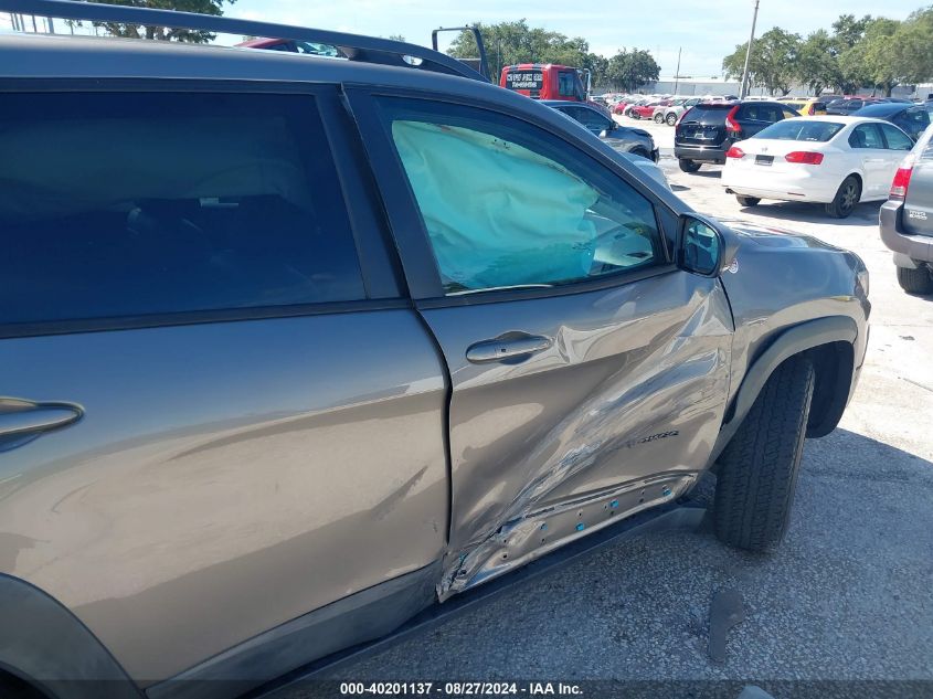 2019 Jeep Cherokee Trailhawk Elite 4X4 VIN: 1C4PJMBX6KD288132 Lot: 40201137