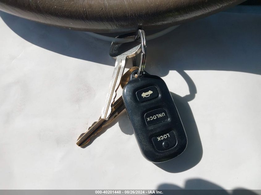 2004 Toyota Camry Le VIN: JTDBE32K540250558 Lot: 40201448