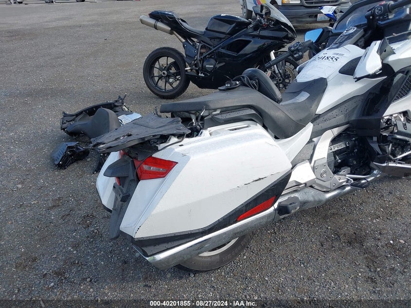 VIN JH2SC7959JK002396 2018 HONDA GL1800 D