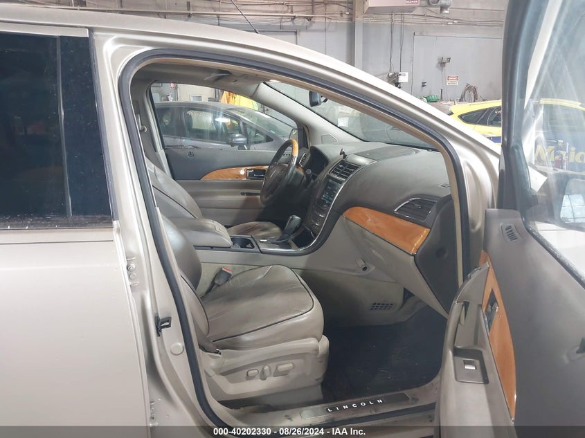2011 LINCOLN MKX VIN: 2LMDJ8JK0BBJ31721