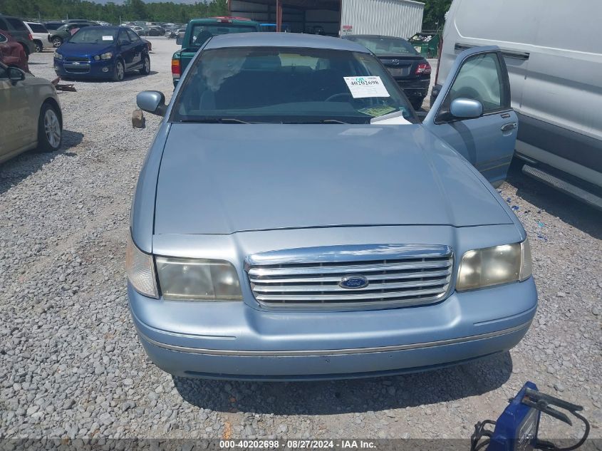 2000 Ford Crown Victoria VIN: 2FAFP73W6YX114313 Lot: 40202698