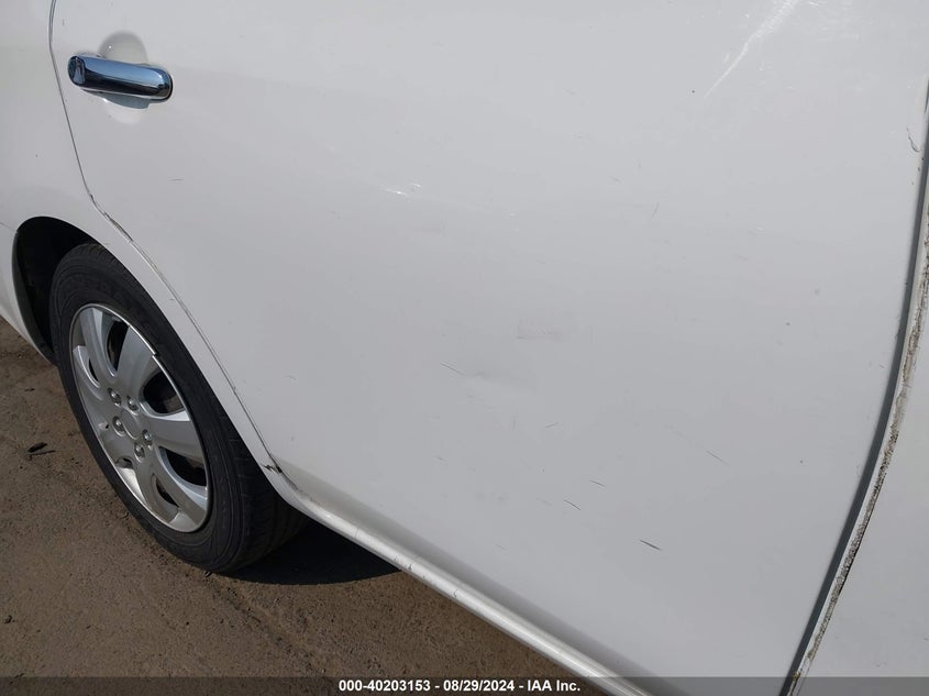 2016 Nissan Versa 1.6 S/1.6 S+/1.6 Sl/1.6 Sv VIN: 3N1CN7AP3GL899830 Lot: 40203153