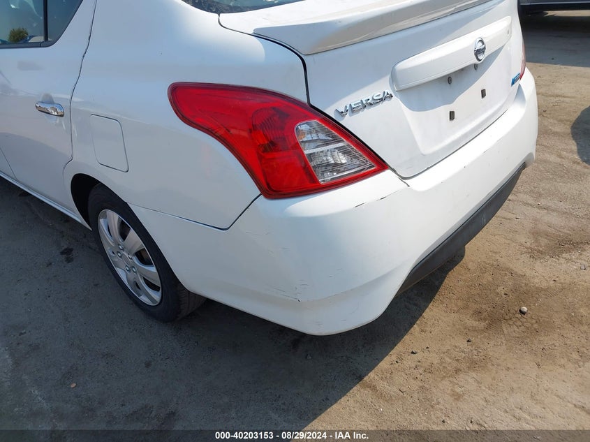 2016 Nissan Versa 1.6 S/1.6 S+/1.6 Sl/1.6 Sv VIN: 3N1CN7AP3GL899830 Lot: 40203153