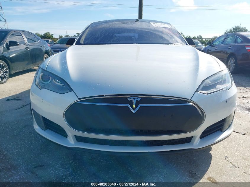 2015 Tesla Model S 70D/85D/P85D VIN: 5YJSA1E27FF113489 Lot: 40203640