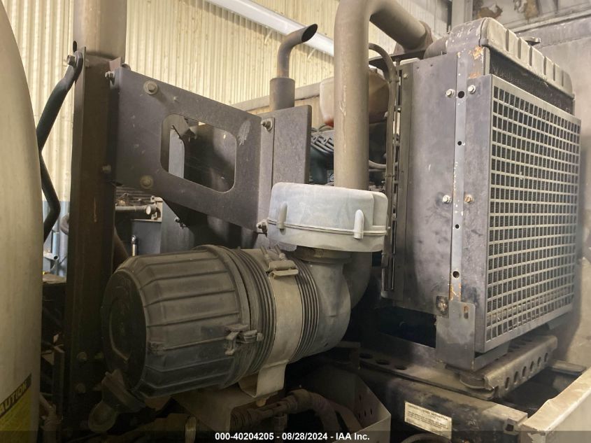 2016 Isuzu Dsl Reg At VIN: JALE5W163G7302413 Lot: 40204205