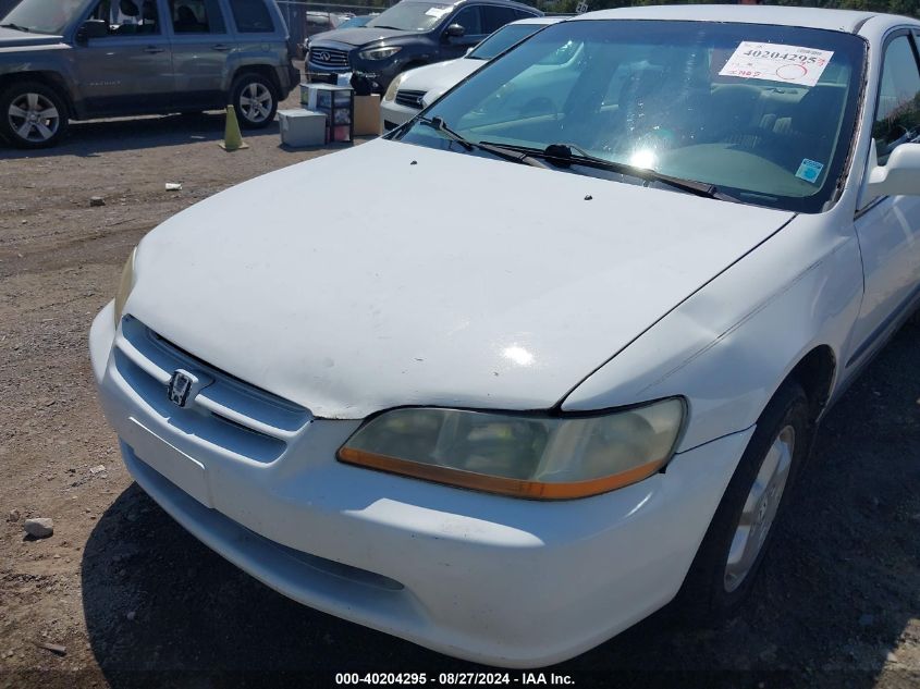 1998 Honda Accord Lx VIN: 1HGCG5647WA177391 Lot: 40204295