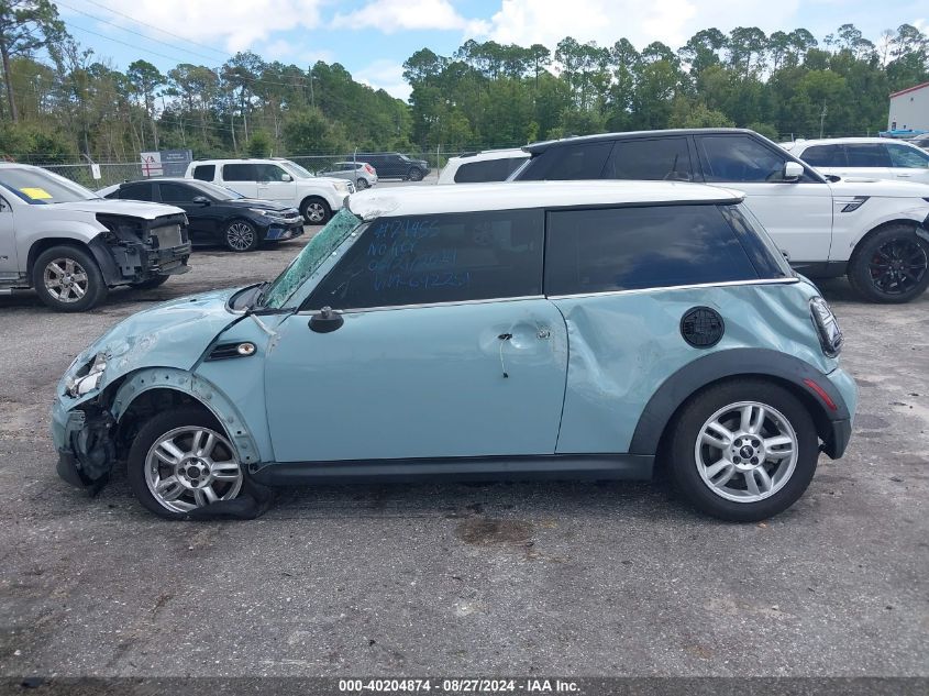 2013 Mini Hardtop Cooper VIN: WMWSU3C59DT692251 Lot: 40204874