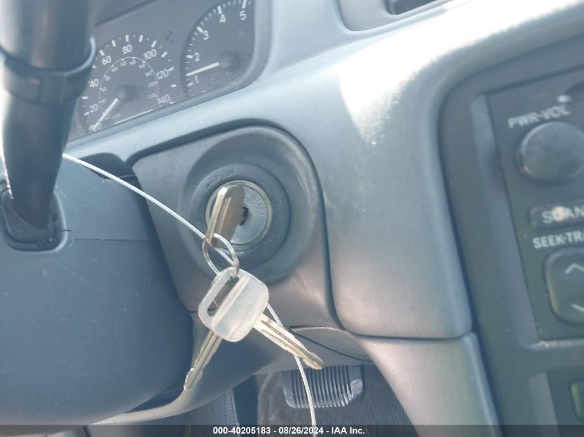 2000 Toyota Camry Ce VIN: 4T1BG22K7YU755340 Lot: 40205183