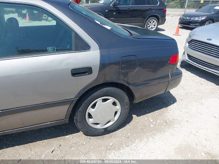 2000 Toyota Camry Ce VIN: 4T1BG22K7YU755340 Lot: 40205183