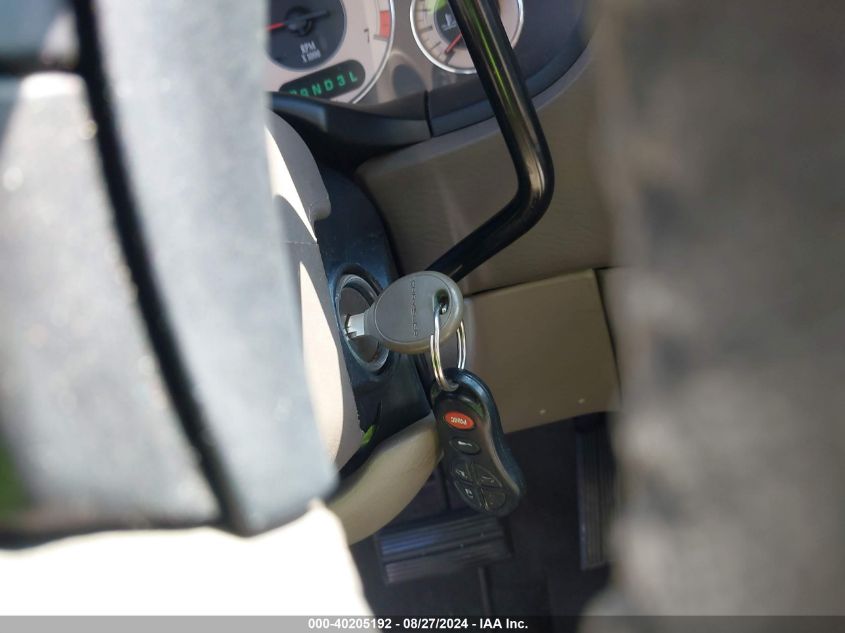 2001 Chrysler Town & Country Limited VIN: 2C8GP64LX1R209138 Lot: 40205192