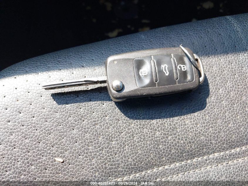 2012 Volkswagen Passat 2.5L Se VIN: 1VWBP7A38CC077849 Lot: 40207423