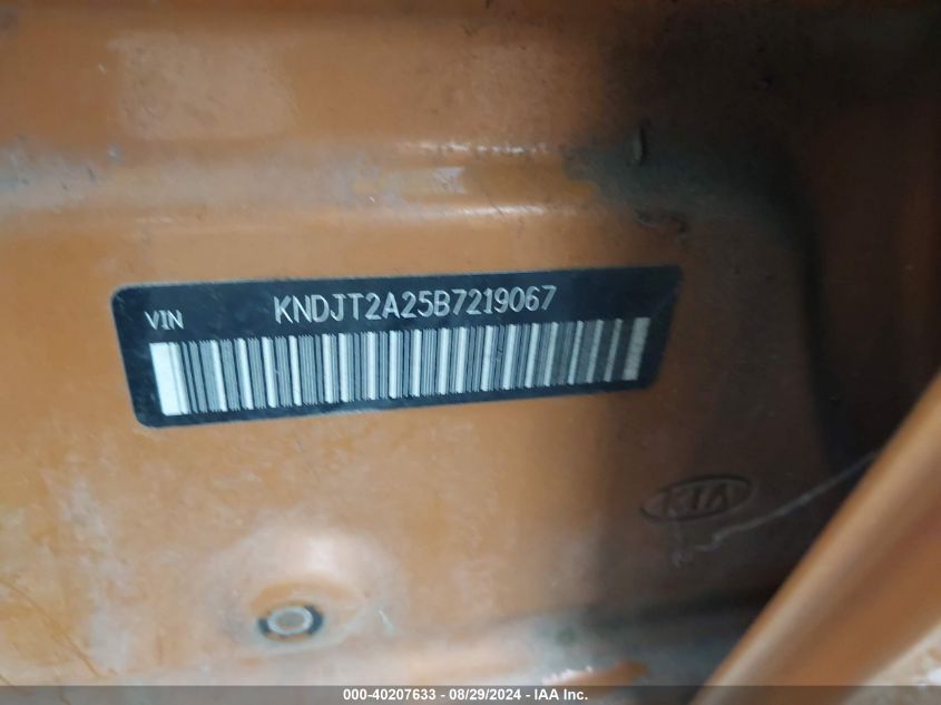 KNDJT2A25B7219067 2011 Kia Soul +