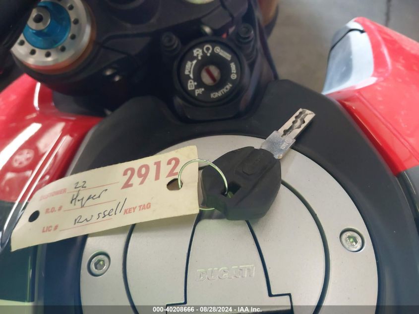 2022 Ducati Hypermotard 950/950 Sp VIN: ZDMBAJDT6NB008569 Lot: 40208666