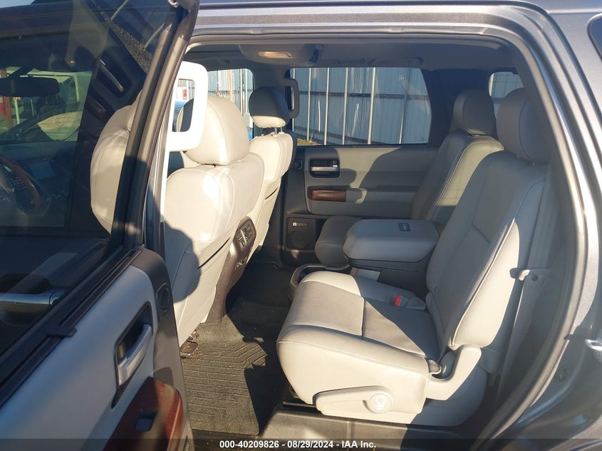 2017 TOYOTA SEQUOIA auction photo 8