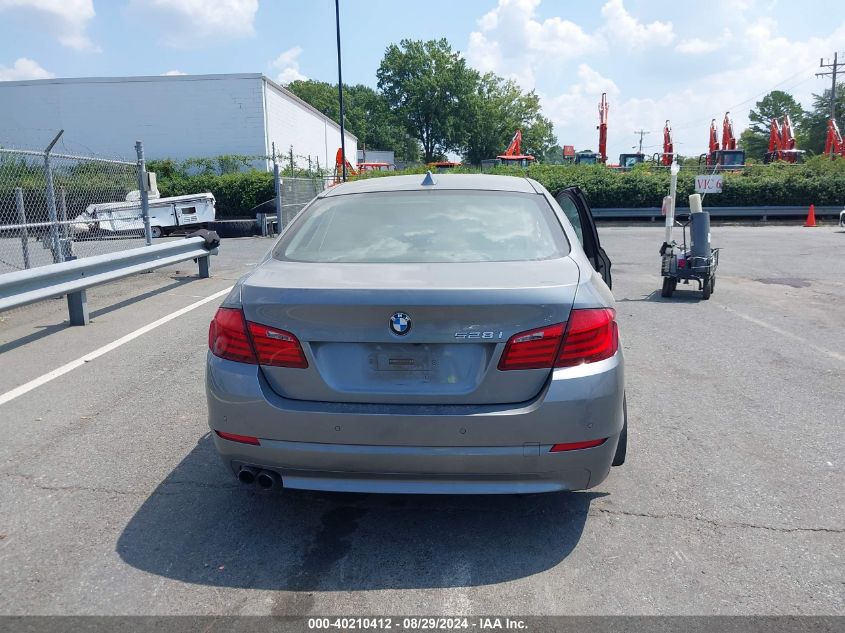 2011 BMW 528I VIN: WBAFR1C50BC746833 Lot: 40210412