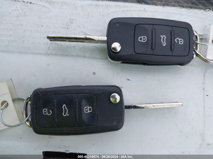 2017 Volkswagen Passat 1.8T S VIN: 1VWAT7A36HC025392 Lot: 40210674