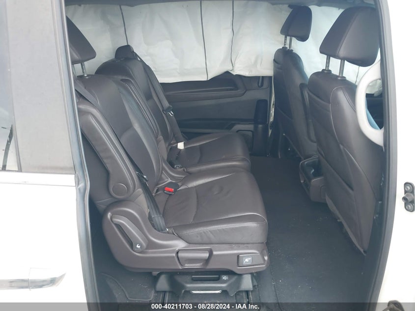 VIN 5FNRL6H83JB035999 2018 HONDA ODYSSEY TOURING