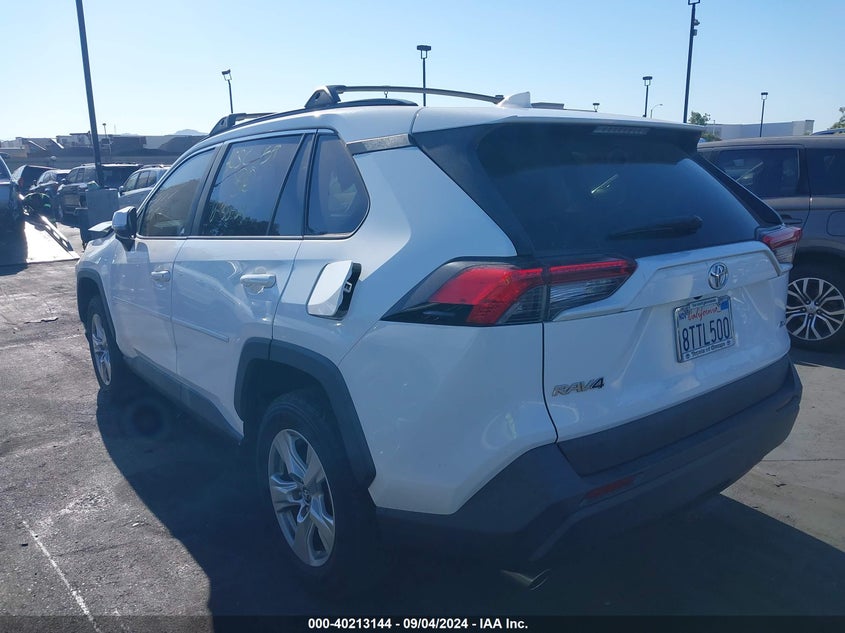 2021 TOYOTA RAV4 XLE - 2T3W1RFV2MW110094