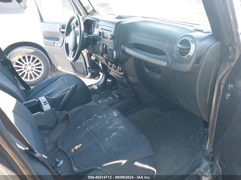 2017 JEEP WRANGLER UNLIMITED SPORT 4X4 - 1C4BJWDG6HL642975