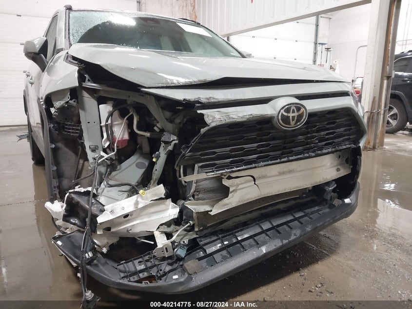 VIN 2T3W1RFV0PW272150 2023 TOYOTA RAV4 XLE