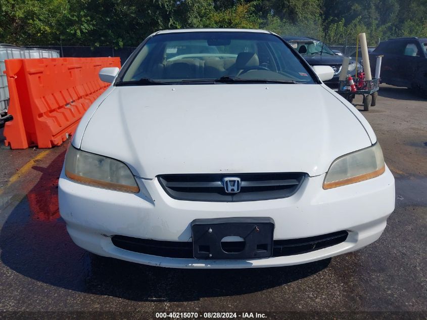 1998 Honda Accord Ex VIN: 1HGCG3255WA006822 Lot: 40215070