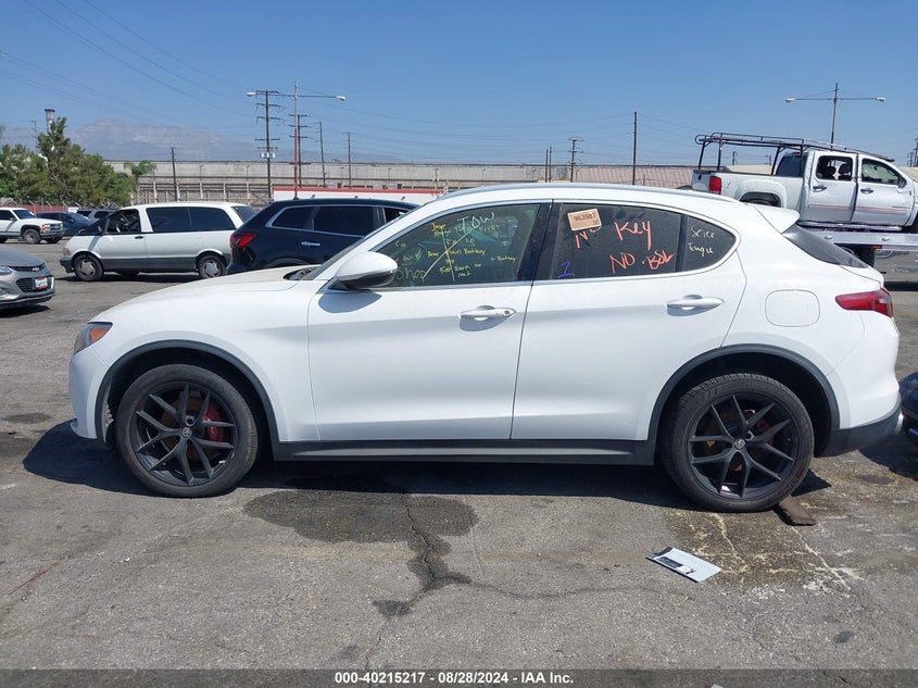 VIN ZASFAKBN4J7B97301 2018 ALFA ROMEO STELVIO TI
