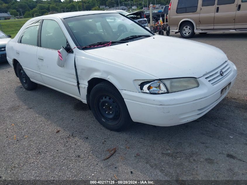 1999 Toyota Camry Le VIN: 4T1BG22K6XU868064 Lot: 40217125