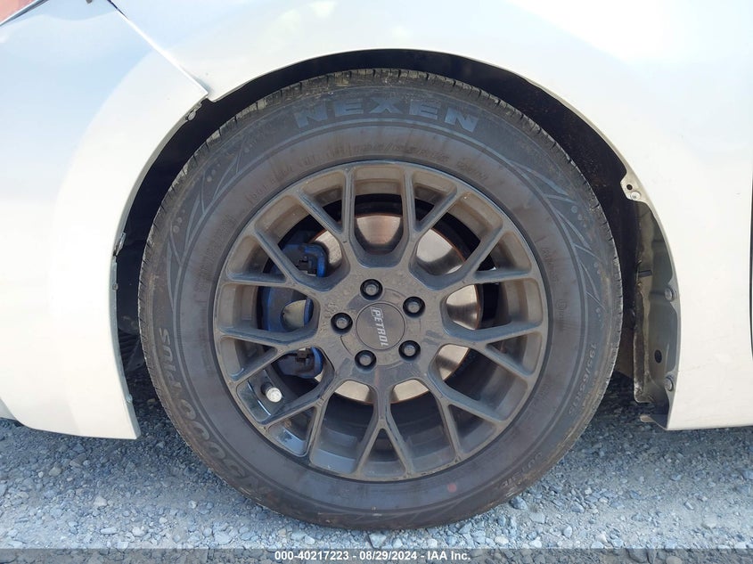 2016 TOYOTA COROLLA LE - 5YFBURHE6GP510175