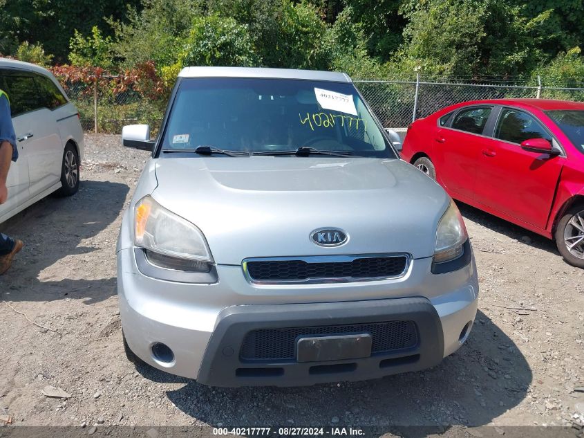 2010 Kia Soul + VIN: KNDJT2A2XA7704285 Lot: 40217777