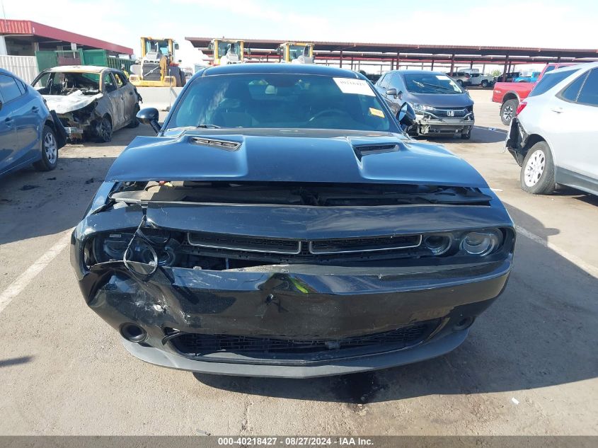 2018 Dodge Challenger Sxt VIN: 2C3CDZAG2JH325235 Lot: 40218427