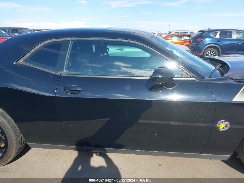 2018 Dodge Challenger Sxt VIN: 2C3CDZAG2JH325235 Lot: 40218427