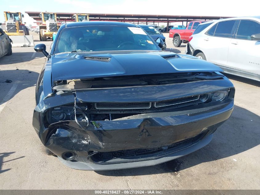 2018 Dodge Challenger Sxt VIN: 2C3CDZAG2JH325235 Lot: 40218427