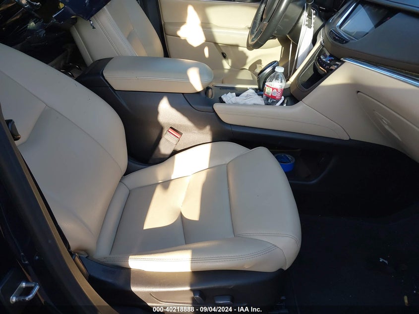 VIN 1GYKNARS3HZ250418 2017 CADILLAC XT5 STANDARD