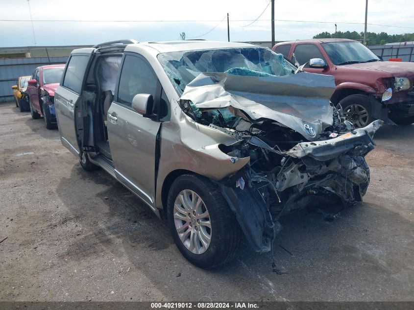 5TDYZ3DC9HS885175 2017 TOYOTA SIENNA - Image 1