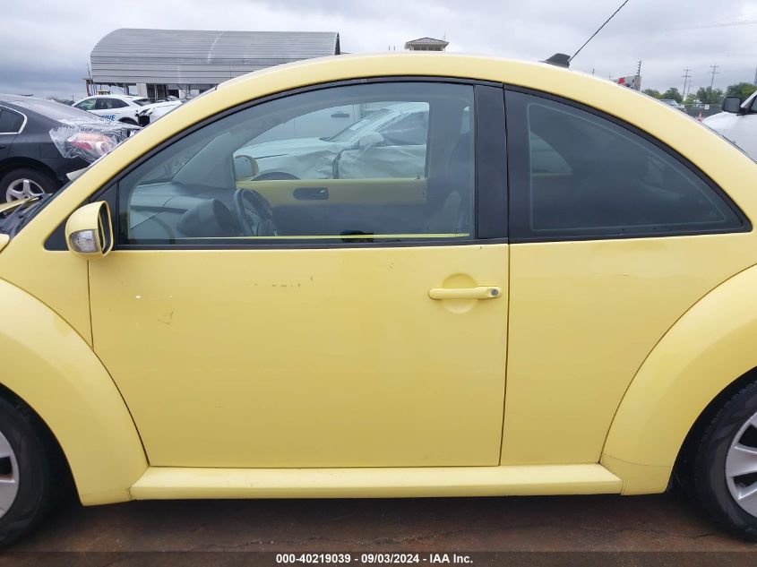 2009 Volkswagen New Beetle 2.5L VIN: 3VWPW31C89M515584 Lot: 40219039