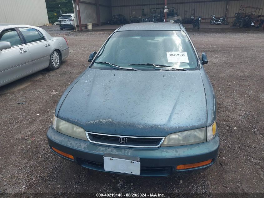 1996 Honda Accord Lx/Ex VIN: 1HGCD5632TA010657 Lot: 40219145