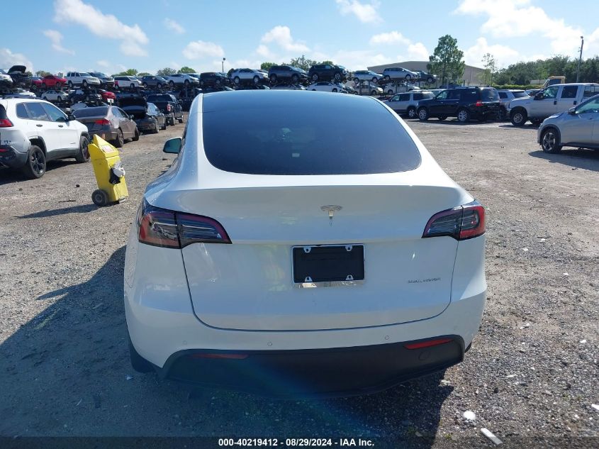 2022 Tesla Model Y Long Range Dual Motor All-Wheel Drive VIN: 7SAYGAEE6NF425114 Lot: 40219412