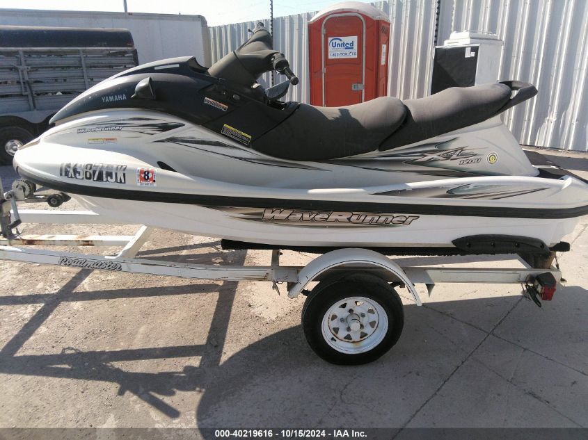 2000 Yamaha Waverunner VIN: YAMA4307K900 Lot: 40219616