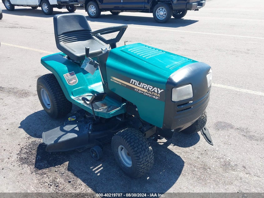 MURRAY RIDING LAWNMOWER 2004. Lot# 40219707. VIN NOVINNUMBER. Photo 1