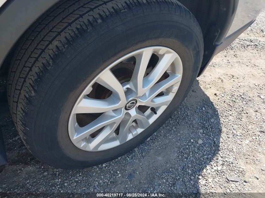 VIN: 5N1AT2MV2JC809587 2018 NISSAN ROGUE SV/SL