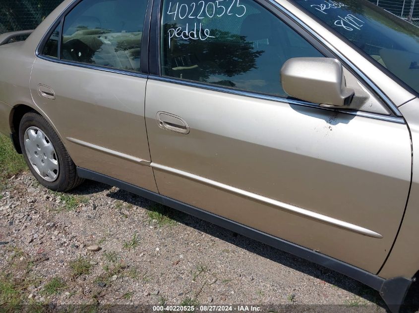 2000 Honda Accord 2.3 Se VIN: JHMCG669XYC011758 Lot: 40220525