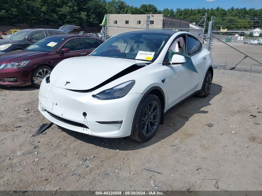 7SAYGDEE0RF154073 2024 TESLA MODEL Y - Image 2